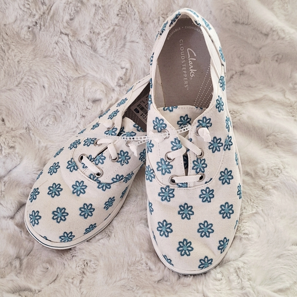 NWOT Women's Clarks Cloudsteppers Breeze Shore Slip On Sneakers
